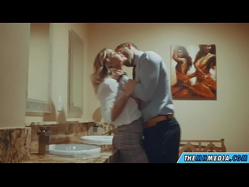 ❤️ Když vás na veřejných záchodcích svádí prsatá blondýna. ❤❌ Šukání video u porna cs.porngipfy.ru ️❤